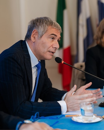 La cooperación tecnológica y el desarrollo productivo figuran entre las áreas de interés abordadas durante la reunión entre el Gobierno hondureño y el sector empresarial italiano. (Foto: Casa Presidencial)