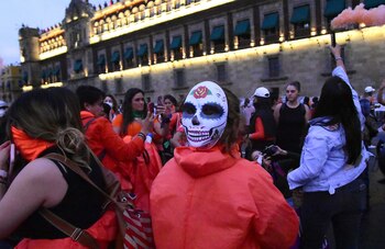 Fotografía de archivo de una protesta de organizaciones feministas y sociedad civil, el 24 de noviembre de 2021, en Ciudad de México (México). EFE/Madla Hartz