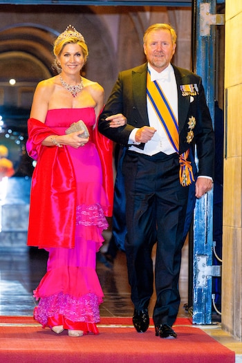 Máxima de Holanda homenajea la Feria de Sevilla con un vestido de volantes y lo combina con una tiara histórica (Grosby)