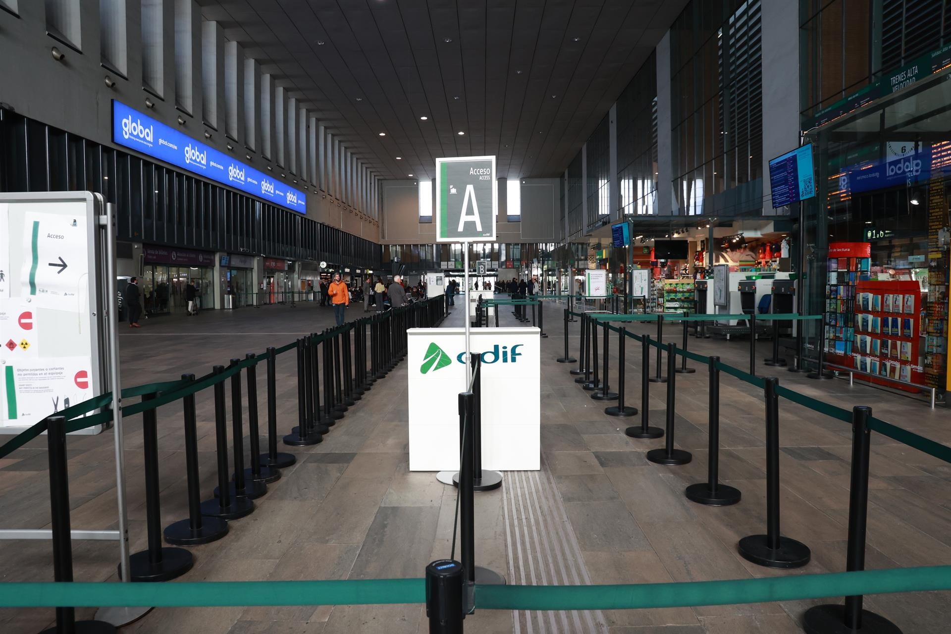 Óscar Puente avanza que la línea de alta velocidad de Madrid a Andalucía reabrirá mañana o pasado