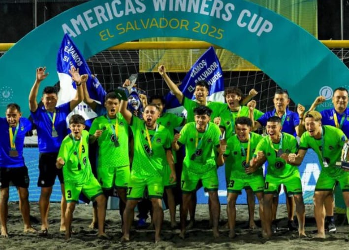 El reconocimiento internacional a los clubes y selecciones salvadoreñas consolida a El Salvador como referente en el fútbol playa./(INDES)