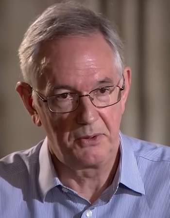 El pediatra John Gibbs reconoce