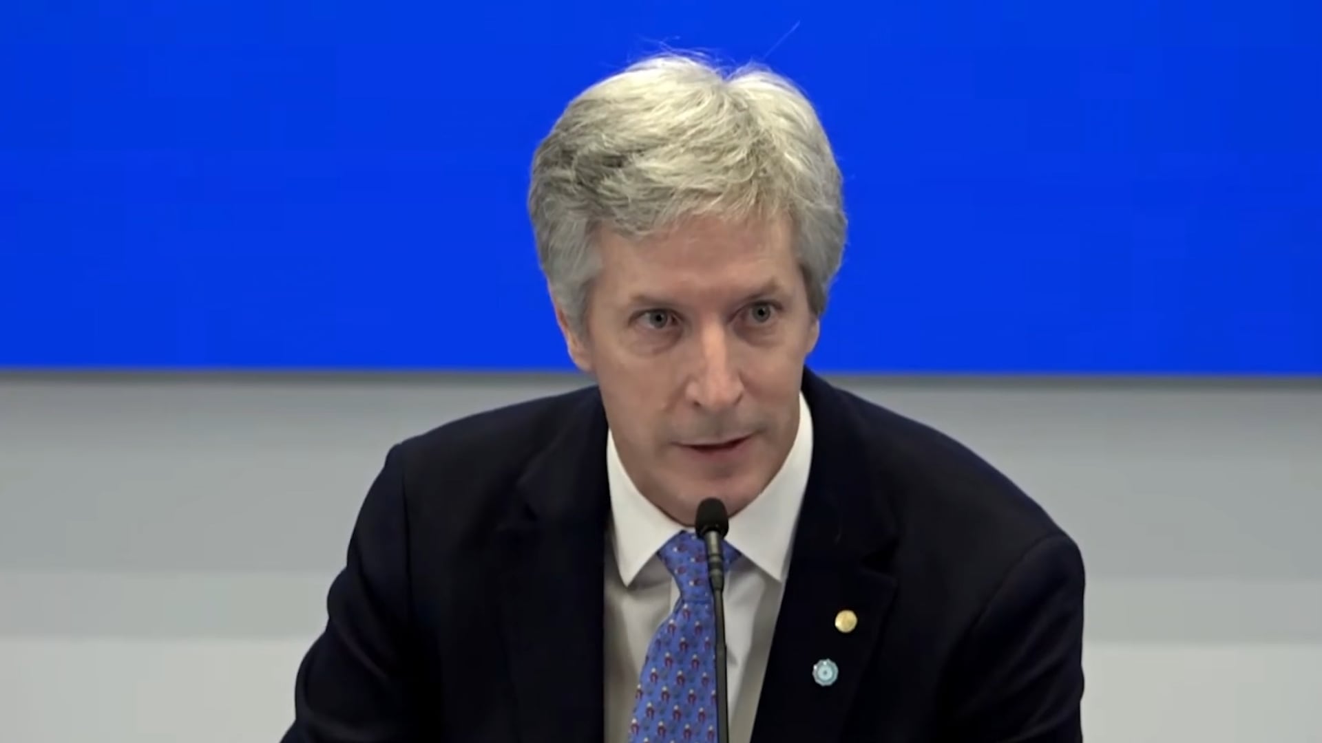 El titular del BCRA, Santiago Bausili, presentó el Informe de Política Monetaria (IPOM) en conferencia de prensa.