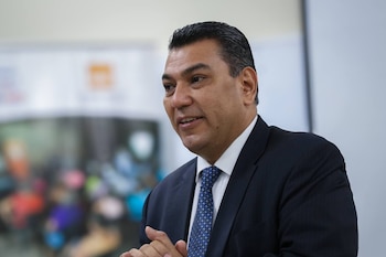 Alex Huben, Procurador Especializado de