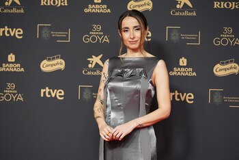 La cantante Zahara posa en la alfombra roja de la 39º edición de los Premios Goya, en el Palacio de Exposiciones y Congresos de Granada, a 8 de febrero de 2025, en Granada, Andalucía (España). (Arsenio Zurita / Europa Press)