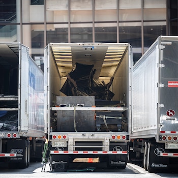FILE Ñ Trees for a set are delivered to Madison Square Garden ahead of the wedding of Taylor Swift and Travis Kelce in New York, July 1, 2026. From garden themes to meatballs on the (rehearsal dinner) menu, carefully planned details emerged from Taylor Swift and Travis KelceÕs top-secret event. (Dave Sanders/The New York Times)