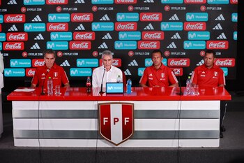 Pablo Zegarra fue presentado junto a Johnny Vegas, nuevo preparador de arqueros de la FPF. En la ceremonia también estuvieron 'Chemo' Del Solar y Juan Carlos Oblitas (FPF).