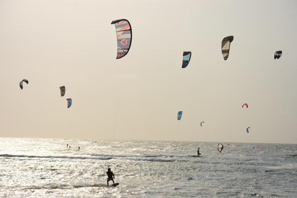 Mar Grande es uno de los lugares elegidos por los aficionados al kitesurf en la provincia de Río Negro