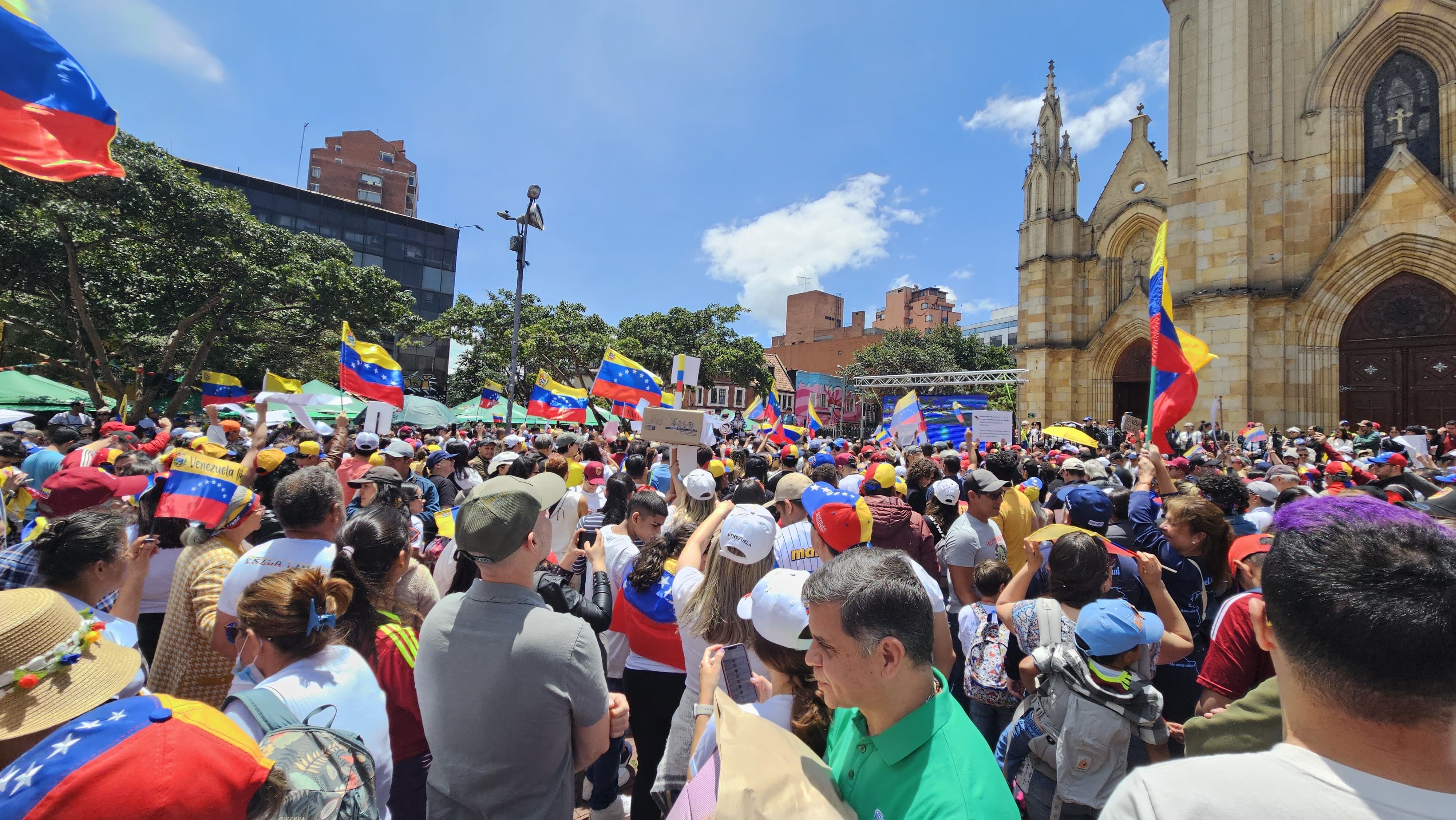 Plaza de Lourdes, Bogotá: en apoyo al pueblo de Venezuela y contra el tirano Nicolás Maduro - crédito X