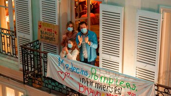 “Calle de la Humanidad 8″,