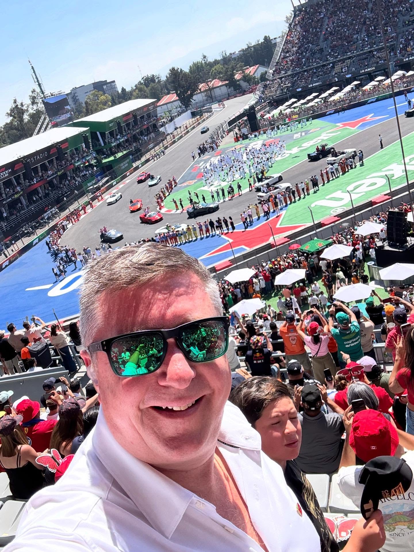 David Croft, el reconocido periodista británico que desde el 2012 es el comentarista principal de las transmisiones de Sky Sports F1 (@croftyf1)