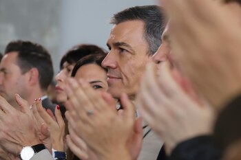 El líder del PSOE y jefe del Ejecutivo, Pedro Sánchez, en un mitin de precampaña en Ponferrada. (EFE/ Ana Barredo)