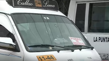 Protesta de choferes bloquea avenida