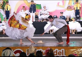 Los bailes de las candidatas