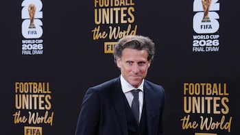 Diego Forlán, nuevo seleccionador de Uruguay tras la salida de Marcelo Bielsa