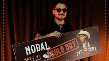 Christian Nodal presume sold out en La México tras criticar a artistas que fingen boletos agotados