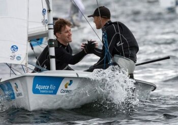 New Zealand's Daniel Willcox (L)