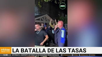 Ejemplos como el impuesto al metegol y la tasa por inflar adornos navideños evidencian la diversidad y acumulación de tributos en Argentina