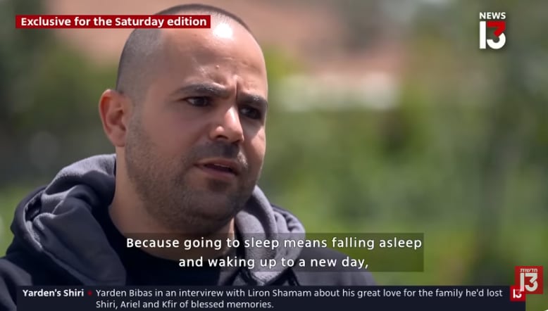 Tras pasar 484 días secuestrado por Hamas, Yarden Bibas dio su primera entrevista. El israelí relató el dolor de haber perdido a su esposa y a sus dos hijos pequeños, quienes fueron asesinados por el grupo terrorista Hamas el 7 de octubre de 2023
