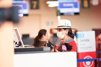 Aunque los vuelos internacionales regulares