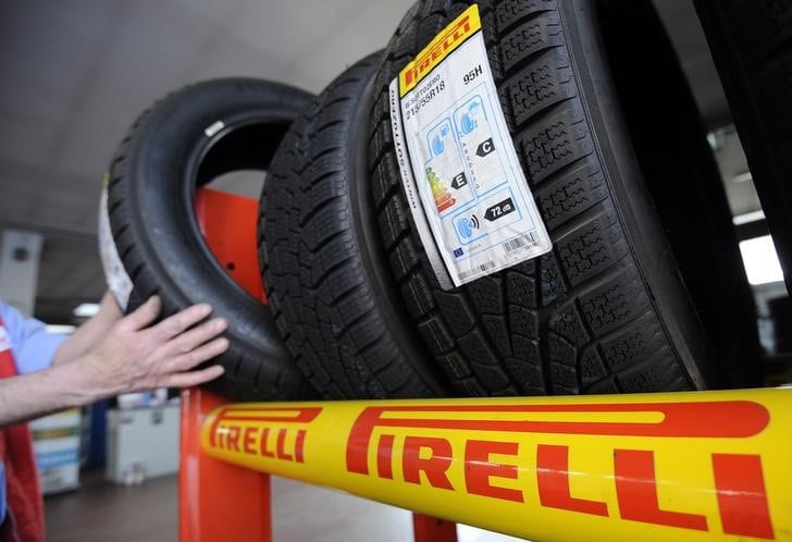 Pirelli y Bridgestone son actualmente las únicas fabricantes de neumáticos que mantienen producción en el país tras la interrupción de actividades de Fate REUTERS/Giorgio Perottino