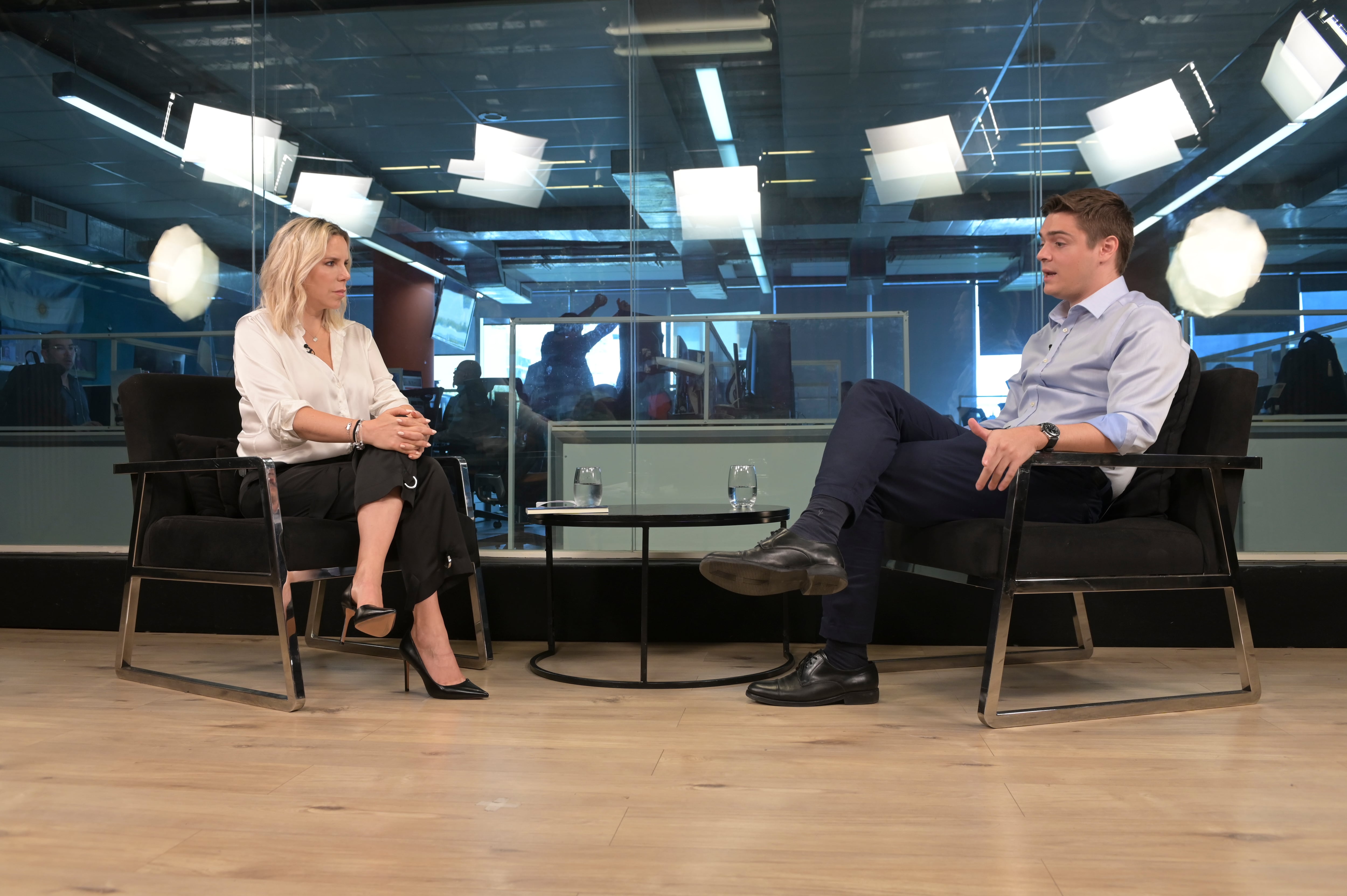 Beltrán Briones con Tatiana Schapiro en Infobae (Gaston Taylor)