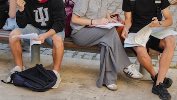 Clases suspendidas en Valencia ante la alerta roja por lluvias: estos son los colegios afectados