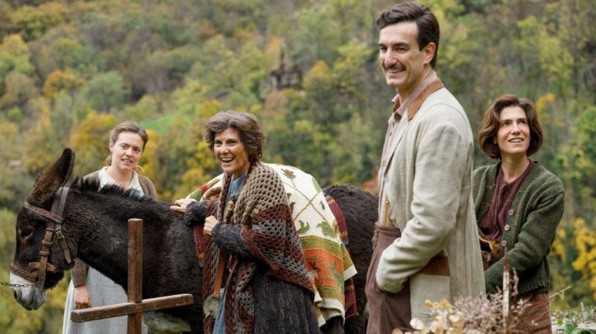 María Rodríguez Soto, Miki Esparbé y Bruna Cusí en 'Frontera', de Judith Colell (Filmax)