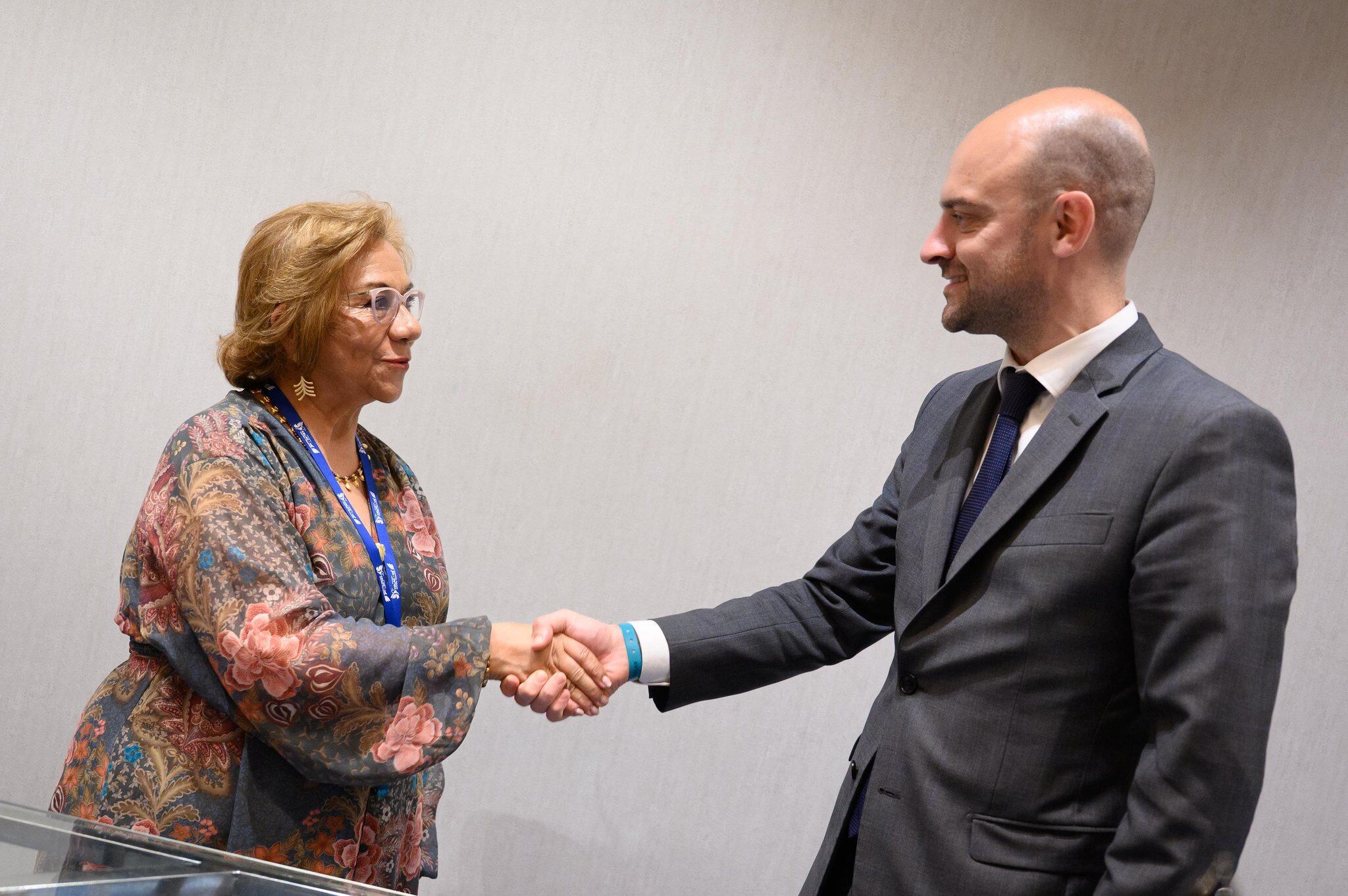 Durante la IV Cumbre Celac-UE, Francia confirmó devolución de ocho piezas de oro precolombinas incautadas en 2018