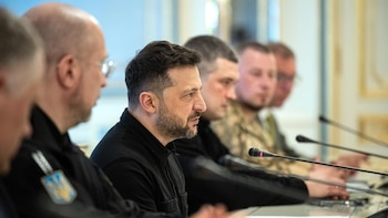 Zelenski denuncia un ataque ruso a la sede del Servicio de Seguridad y promete una "respuesta tangible"