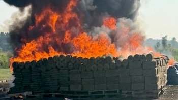 Queman cerca de 30 toneladas