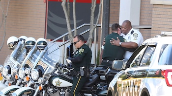 Las agencias policiales de Florida buscan cubrir vacantes ante la caída de aspirantes a la profesión (AP)