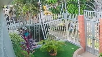 Hasta las rejas de las