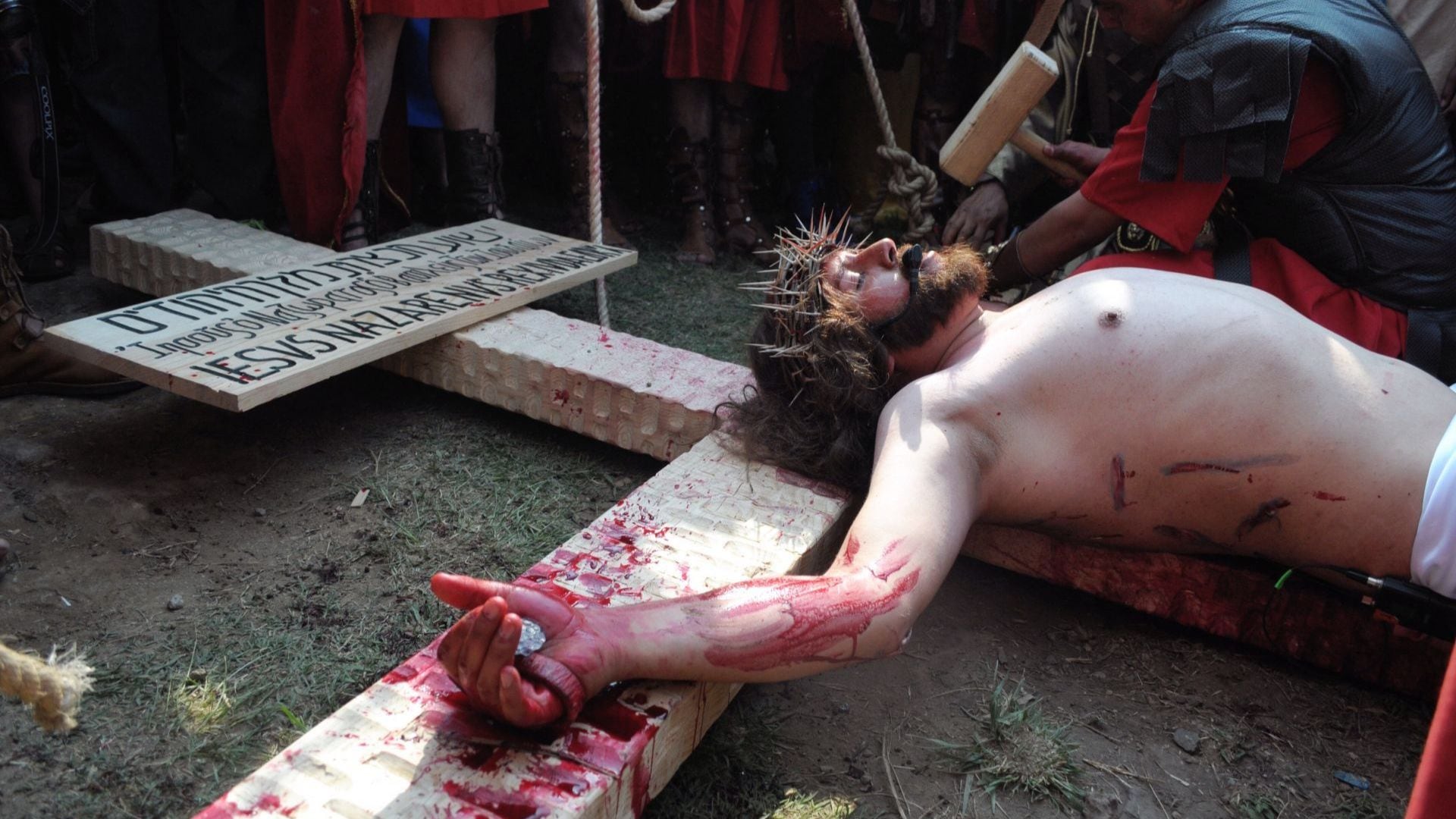 Escenificación del viernes Santo de la representación número 172 de la Pasión de Cristo en los ocho barrios y el cerro de la estrella en la delegación Iztapalapa.FOTO: DIEGO SIMÓN SÁNCHEZ /CUARTOSCURO.COM