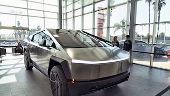 TESLA CYBERTRUCKS RETIRO
