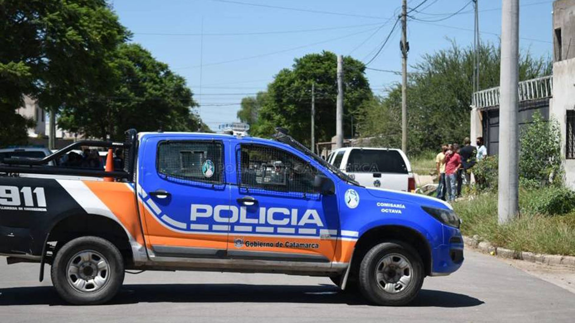 La Policía detuvo al agresor que intentó escapar por los techos de las casas vecinas (policiadecatamarca.gob.ar)