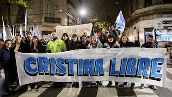 militantes militancia k casa de Cristina Kirchner san juan 1111