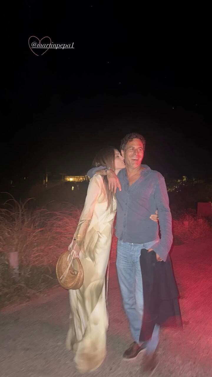 Besos y abrazos dan cuenta del presente sentimental de Pampita y Martín Pepa