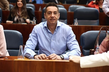 21/05/2026 El diputado de Más Madrid, Emilio Delgado, durante un pleno en la Asamblea de Madrid, a 21 de mayo de 2026, en Madrid (España). La política nacional vuelve a centrar el Pleno de la Asamblea de Madrid después de que este martes, 19 de mayo, la Audiencia Nacional imputara al expresidente del Gobierno José Luis Rodríguez Zapatero por una presunta trama de tráfico de influencias para lograr beneficios económicos.
POLITICA
Eduardo Parra - Europa Press