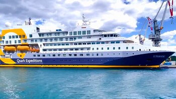 El crucero “Ultramarine” aislado en