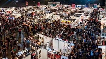 Miles de entusiastas se reúnen