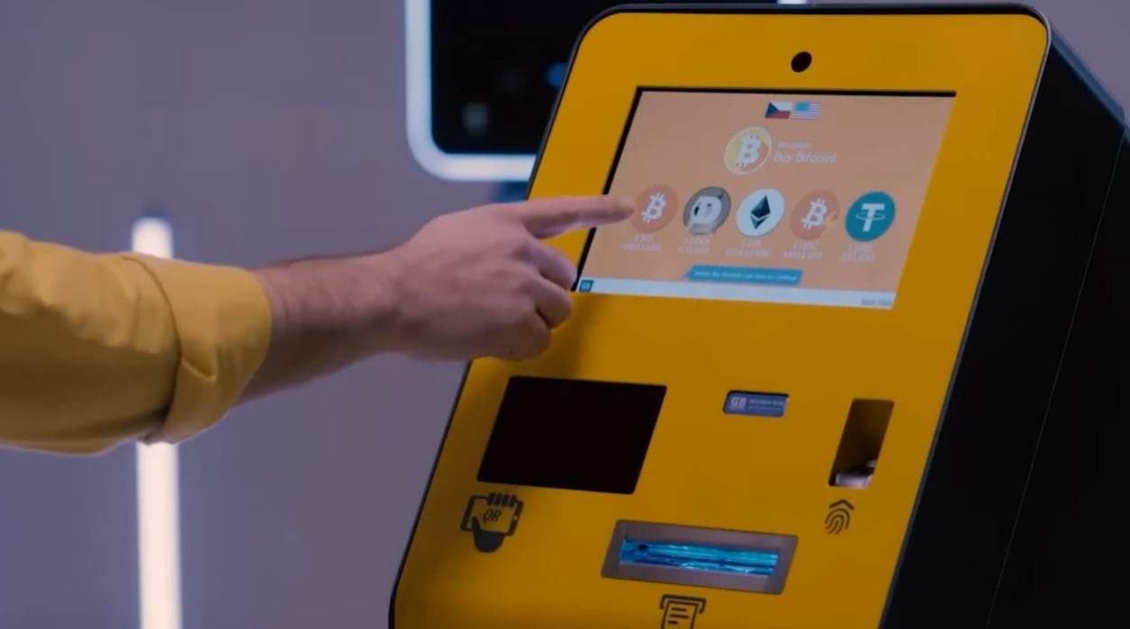 El estado de Minnesota inicia el desmantelamiento de cajeros automáticos de criptomonedas ante la escalada de denuncias por fraude (Wall Street Millennial)