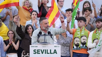 Abascal llama a "no dejarse traicionar" por Sánchez y Moreno: "No es rechazo ni odio, es sentido común"
