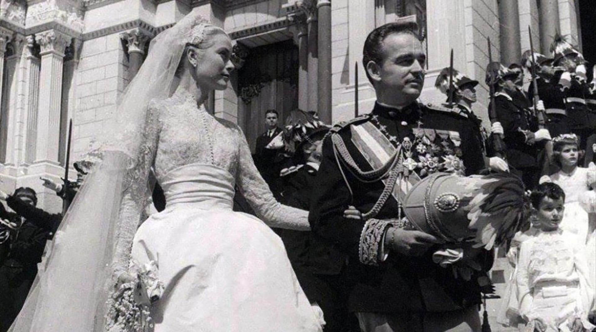 De Hollywood al trono: la historia de Grace Kelly, la actriz que cambió la  alfombra roja por la corona y terminó en tragedia - Infobae