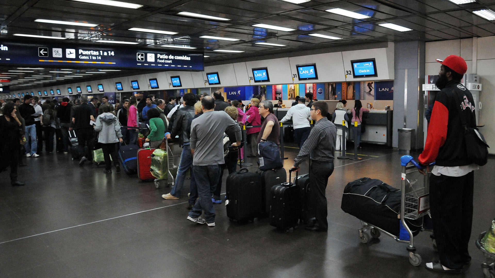 En 2025 se registró un déficit de divisas cercano a USD 7.200 millones asociado a la cuenta de viajes, cifra que casi triplicó el déficit del año anterior (NA)