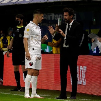 Domínguez dando indicaciones en el