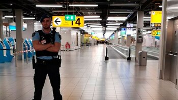 Varias zonas del aeropuerto de la ciudad de Ámsterdam fueron restringidas por una falsa alarma