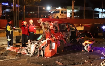 Una colisión múltiple entre vehículos de carga y automóviles particulares dejó un muerto en el kilómetro 7,8 de la ruta al Atlántico.