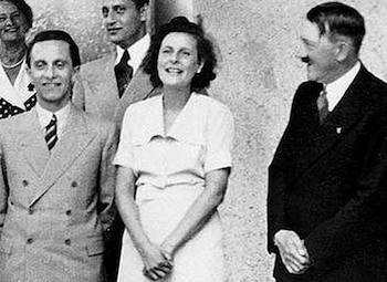 Leni Riefenstahl entre Goebbels y
