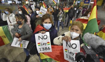 Manifestantes participan en las protestas